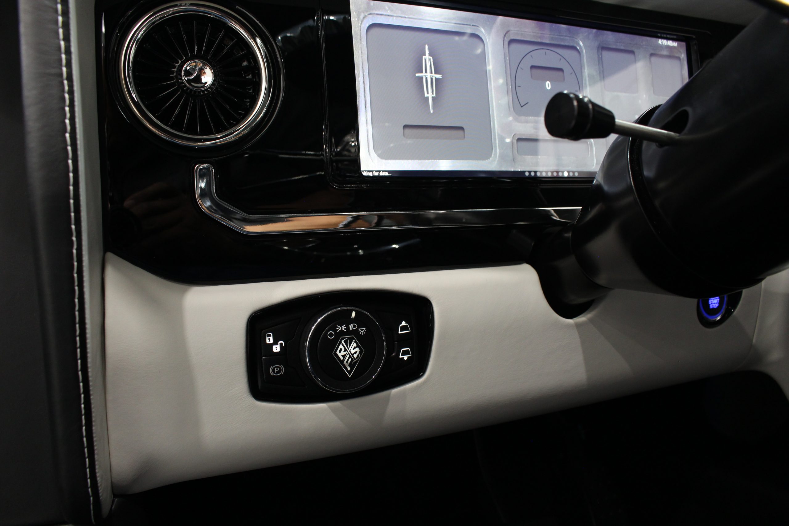 1963 Lincoln Continental - Image 5