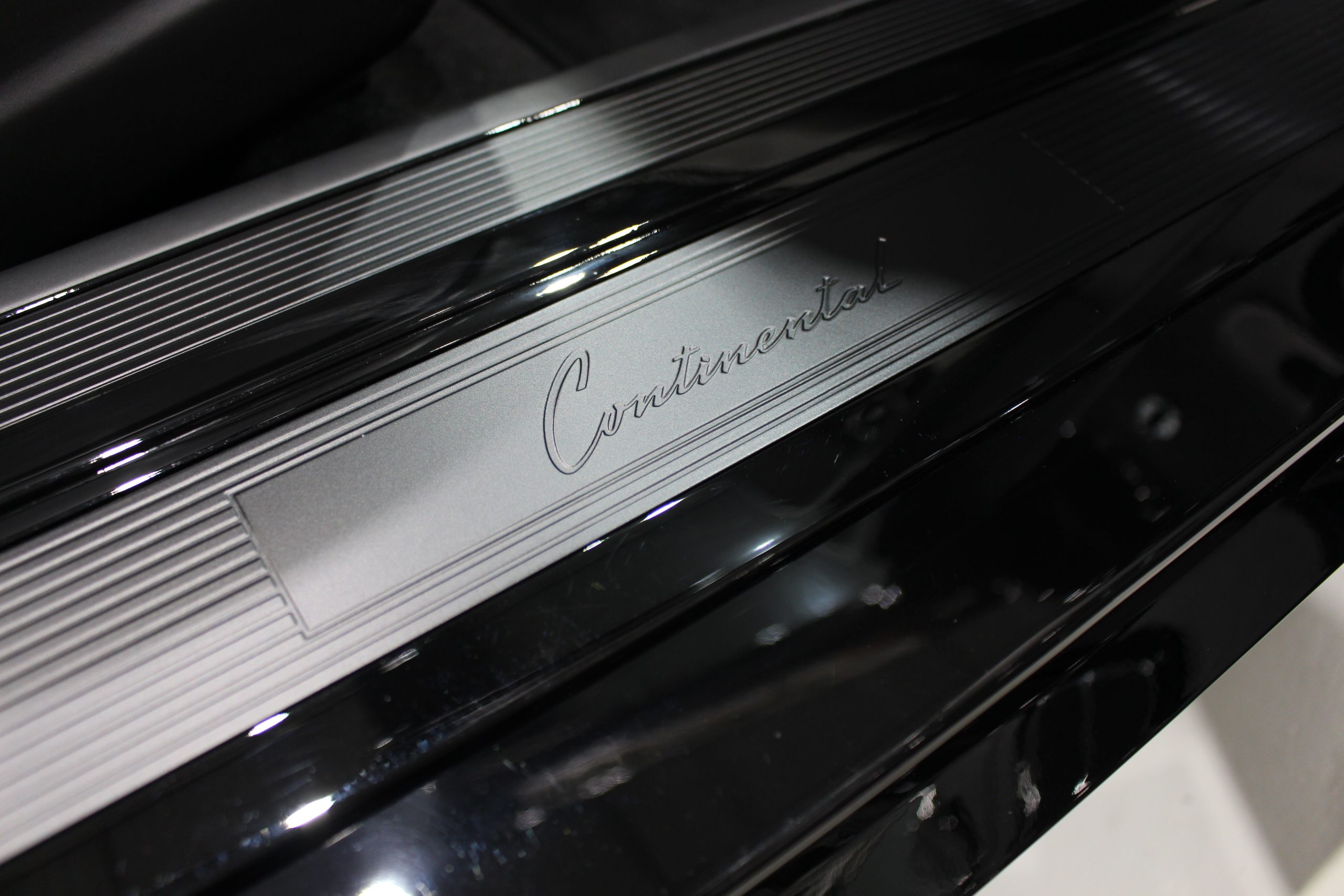 1963 Lincoln Continental - Image 9