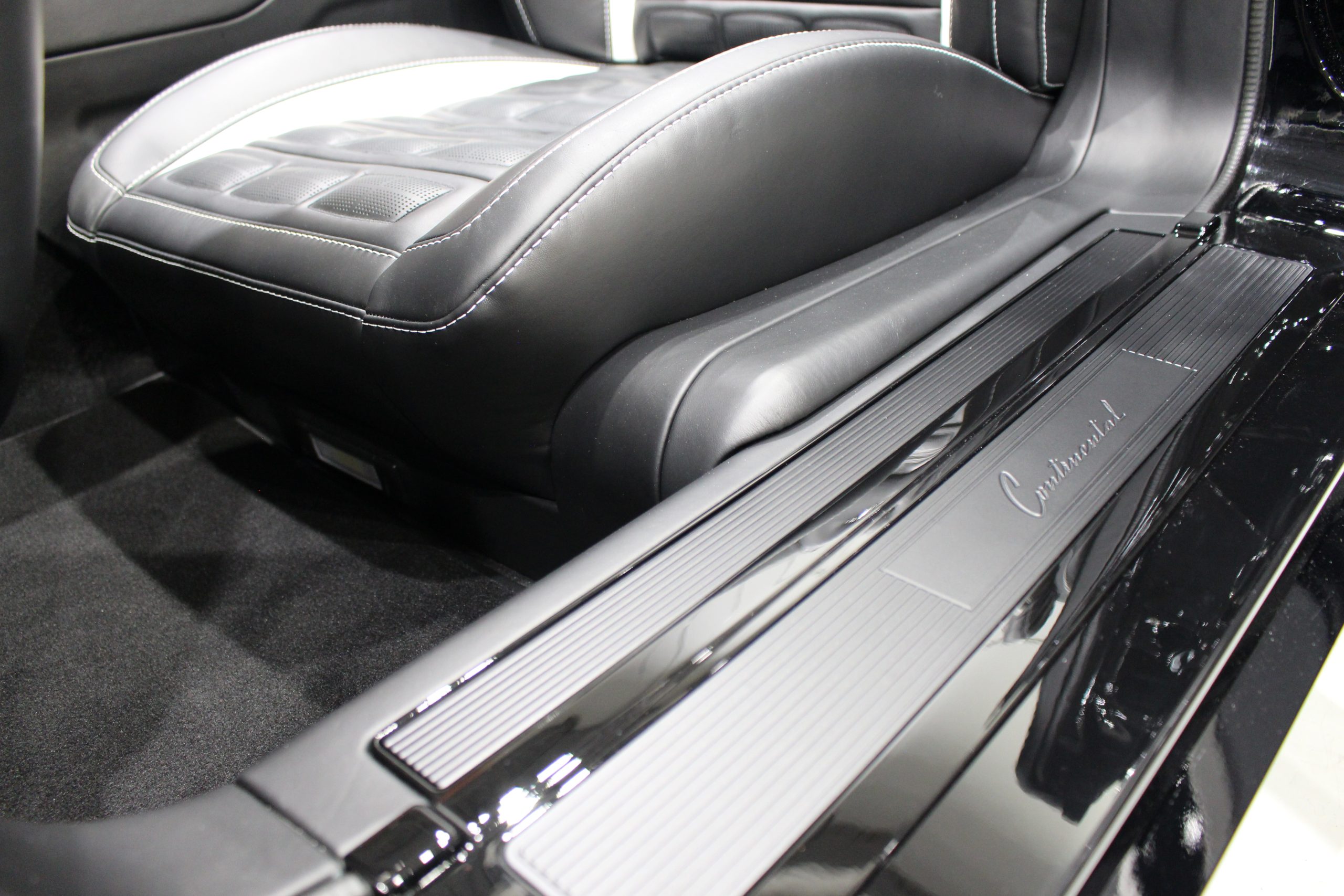 1963 Lincoln Continental - Image 16