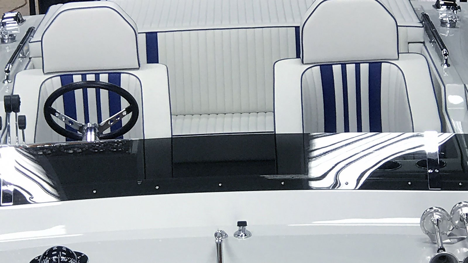 1971 Magnum Marine - Image 2