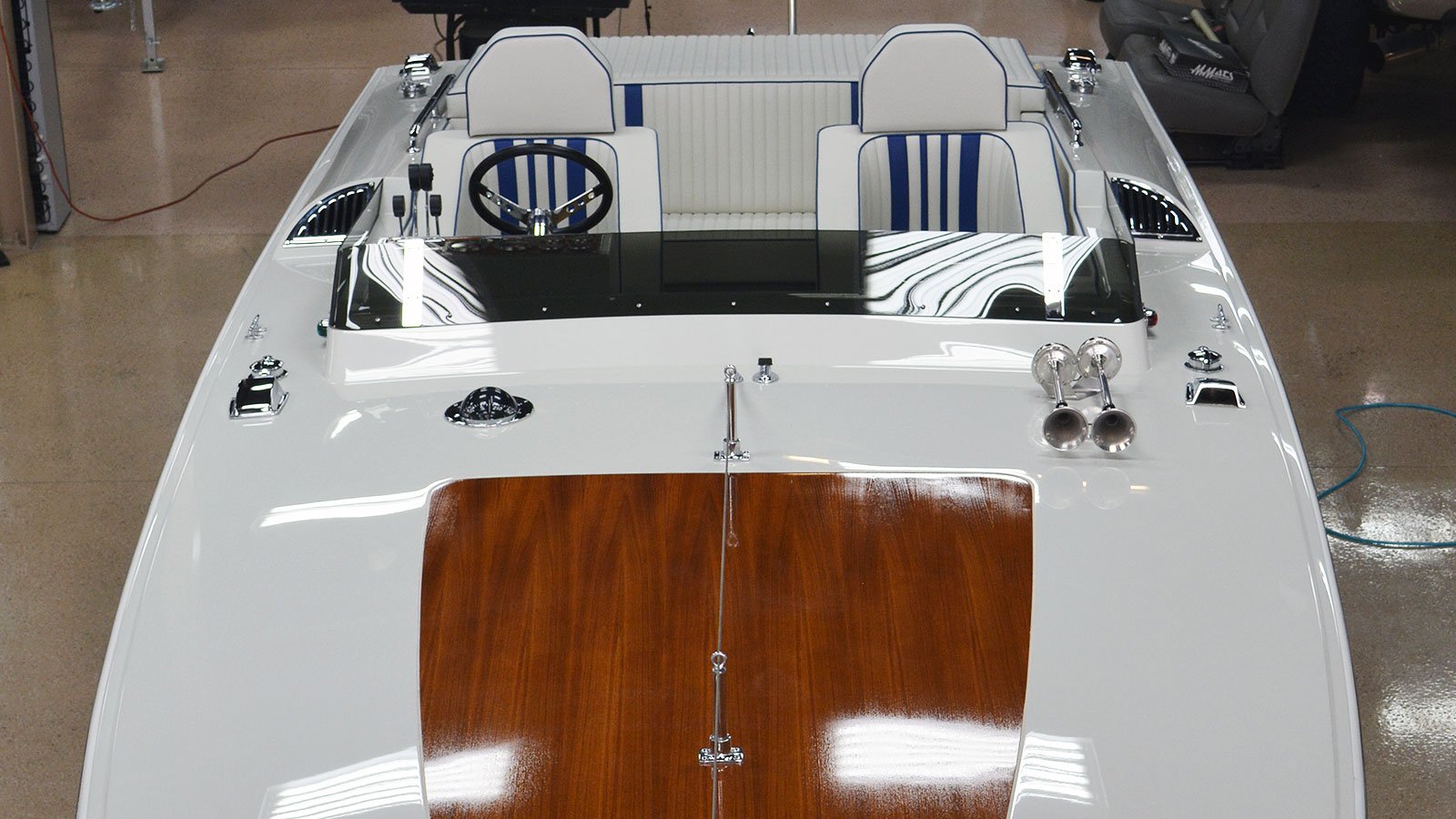 1971 Magnum Marine - Image 11